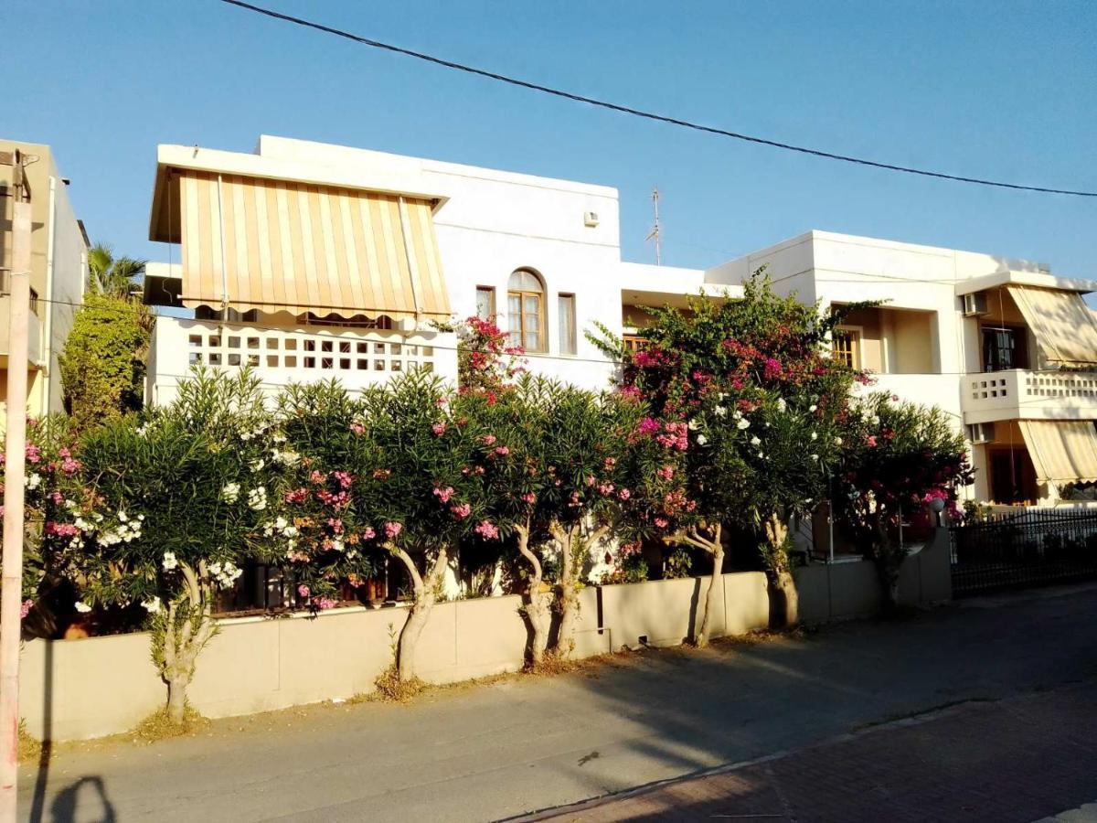 Irini Apartments Platanés エクステリア 写真